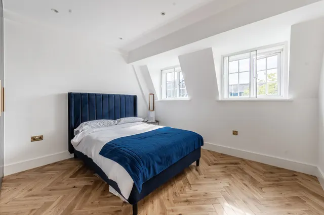 Photo 3 — 35 Mulberry Close, Beaufort Street, London