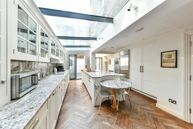 Photo 2 — Halsey Street, Chelsea, London, SW3 2QH