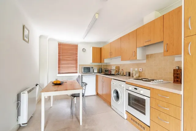 Photo 3 — Eveleigh Avenue, Bath, BA1