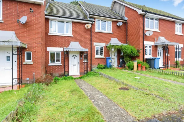 Goldfinch Road, Poole, photo 1