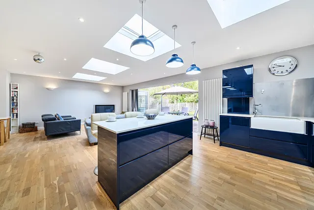 Ashley Close, Pinner, HA5, photo 3