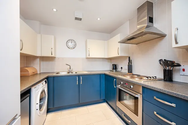 Photo 2 — 16 Tramway Court, 3 Candle Street, London