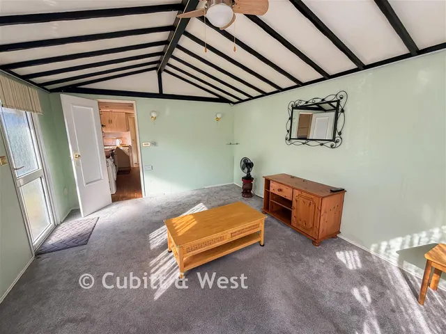 Durford Road, Petersfield, GU31, photo 2