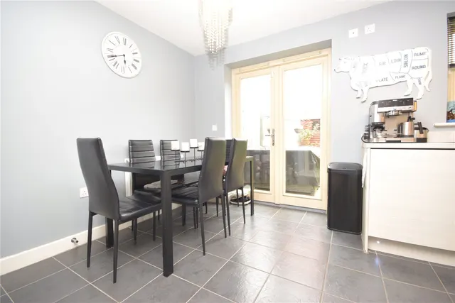 Oak Park Terrace, Leeds, LS16, photo 3