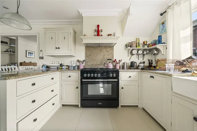 Langbourne Way, Claygate, KT10, photo 3