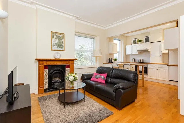 Woodchurch Road South Hampstead, London NW6 3PP, photo 1
