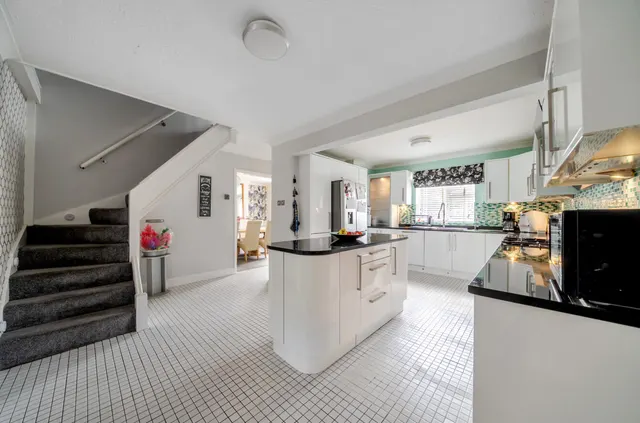 Dunsford Crescent, Basingstoke, RG23, photo 3
