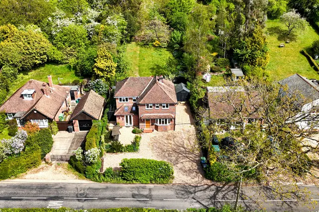 Speen Road, North Dean, HP14, photo 1