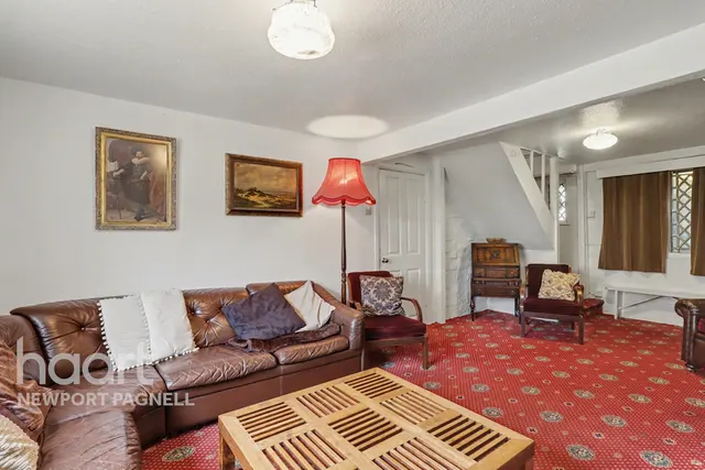 Newport Road, Newport Pagnell, MK16, photo 2