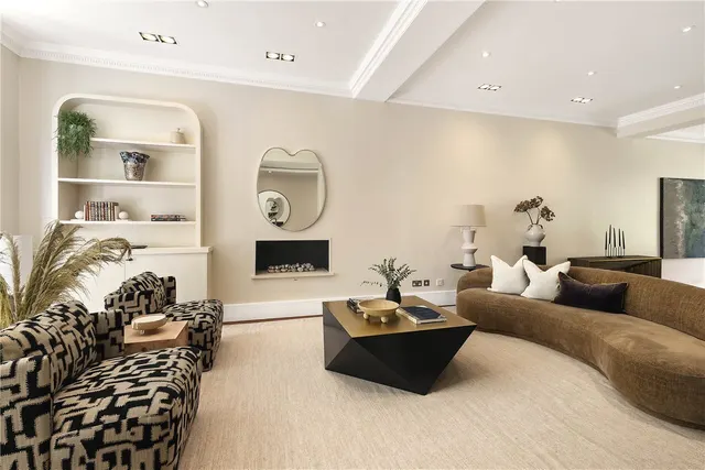 Campden Hill Road, London, W8, photo 1