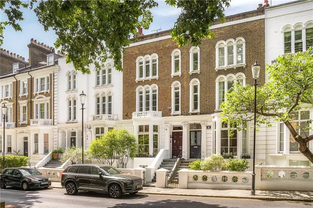 Campden Hill Road, London, W8, photo 1