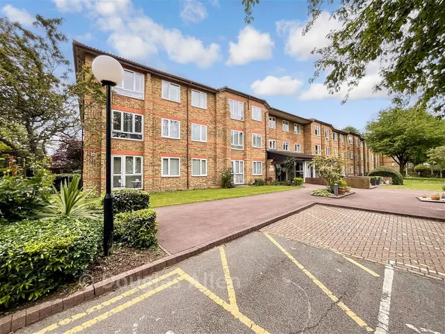 Cambridge Road, London, E11, photo 1