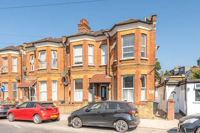 Photo 2 — 7d Tavistock Road, London