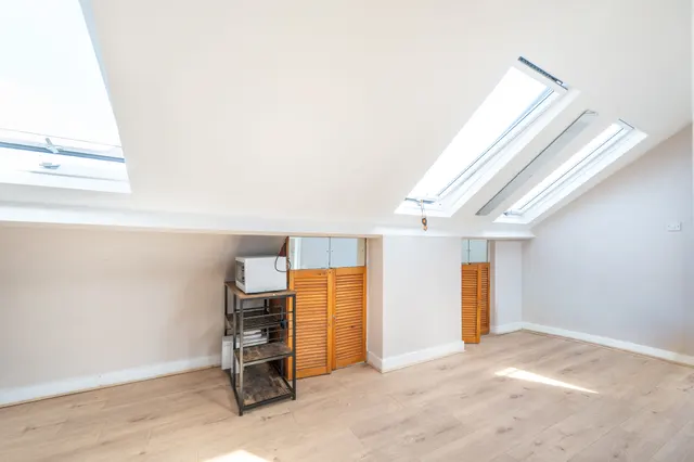 Photo 3 — 7d Tavistock Road, London