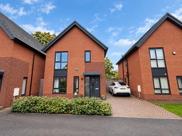 Cherry Blossom Close, Manchester, M23, photo 1
