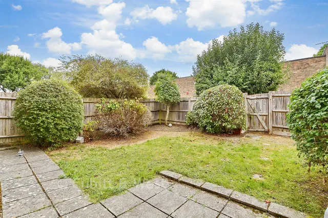 Forestfield, Crawley, RH10, photo 2