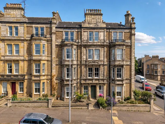 Blackness Avenue, Dundee, photo 1