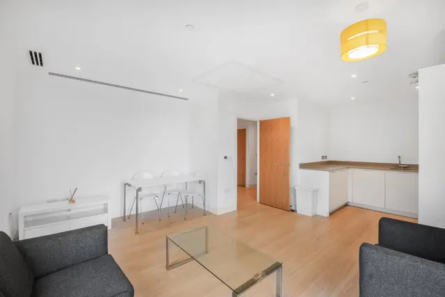 Photo 2 — Santina Apartments, 45 Cherry Orchard Road, Morello, Croydon, CR0