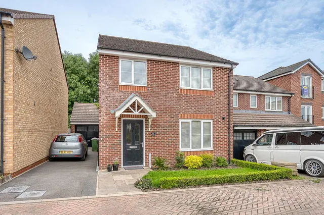 Palisade Close, Newport, TF10, photo 1