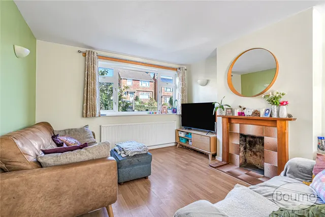 Hermitage Woods Crescent, St. Johns, GU21, photo 3