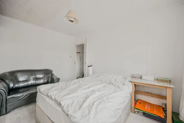 Photo 2 — 59 Essex Street, London