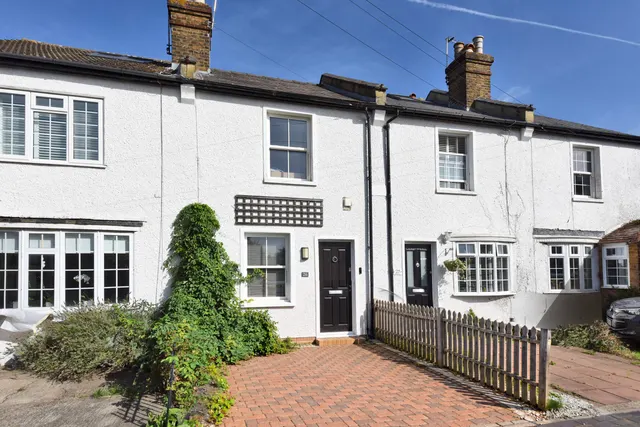 Spring Gardens, West Molesey, KT8, photo 1