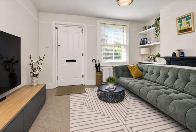 Spring Gardens, West Molesey, KT8, photo 3