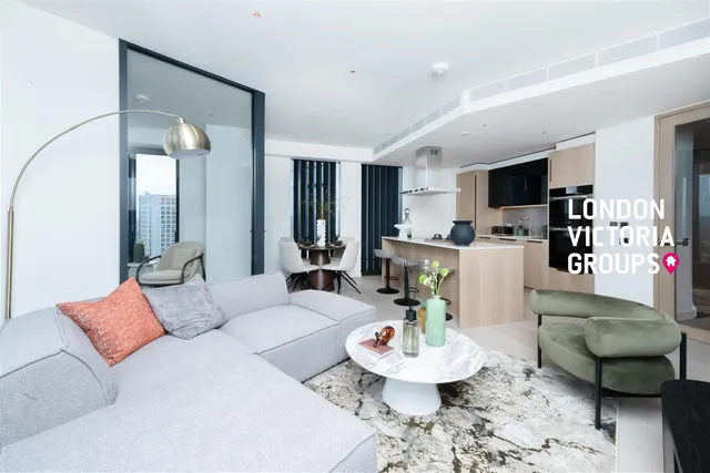 Nine Elms Lane, London, photo 2