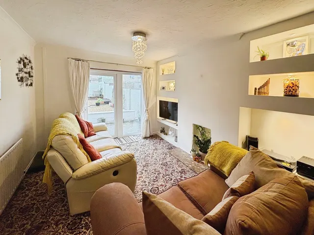 Kern Close, Sandfields, SA12, photo 2