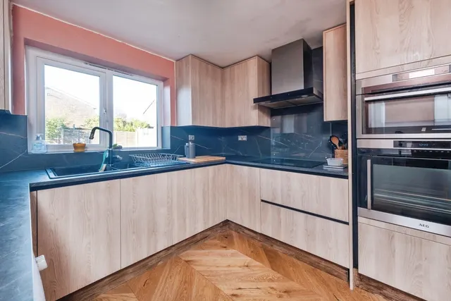 Photo 2 — Perth Close, Bletchley, Milton Keynes, Buckinghamshire, MK3