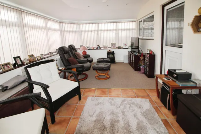 Speedwell Crescent, Scunthorpe, DN15, photo 3