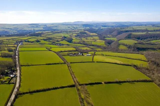 Blaen-Cil-Llech, Newcastle Emlyn, Ceredigion, SA38 9EP, photo 1
