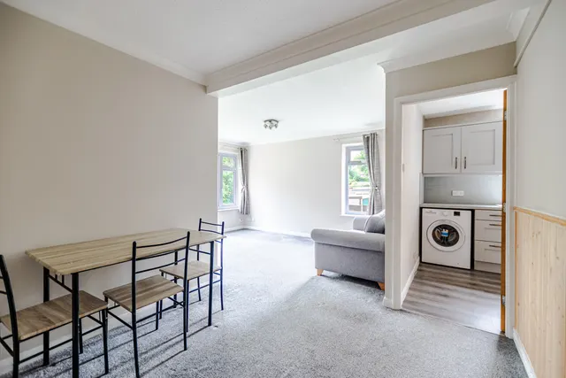 King Drive, Leeds, LS17, photo 3