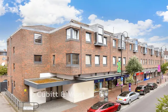 High Street, Purley, CR8, photo 1