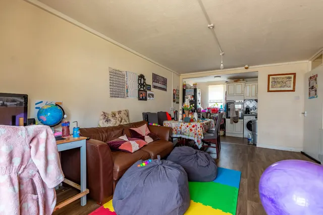 Wycliffe Gardens, Shipley, BD18, photo 2