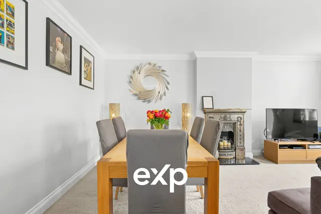 Rusham Road, Egham, TW20, photo 1