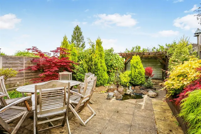 Photo 3 — Headley Grove, Tadworth, KT20 5JF