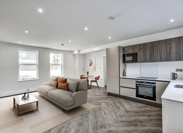 Square Rigger Row, Port House, SW11, photo 1