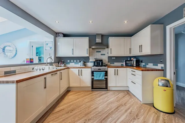 Woodland Drive, Crawley Down, RH10, photo 3