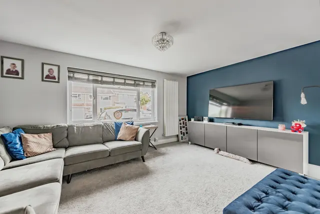 Woodland Drive, Crawley Down, RH10, photo 2