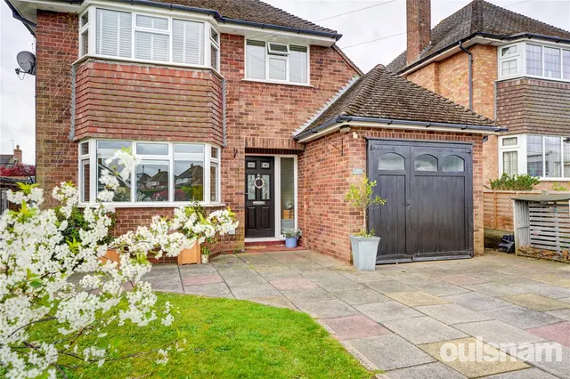 Witton Avenue, Droitwich, Worcestershire, WR9 8NZ, photo 1