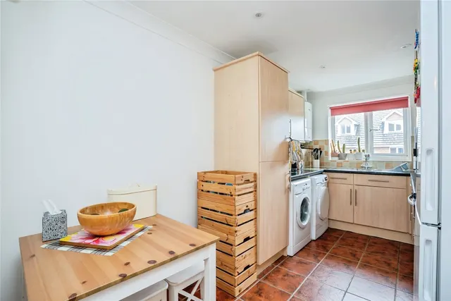 Station Road, Netley Abbey, SO31, photo 3