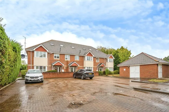 Station Road, Netley Abbey, SO31, photo 1