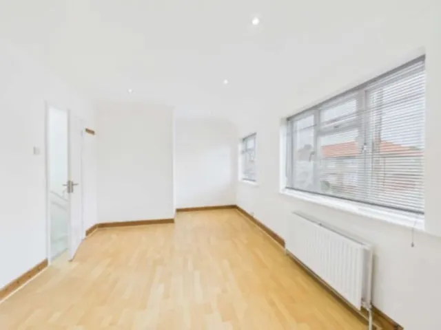 Photo 3 — Broadmark Road, Slough