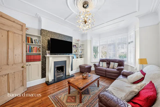Ashurst Road, London, N12, photo 2