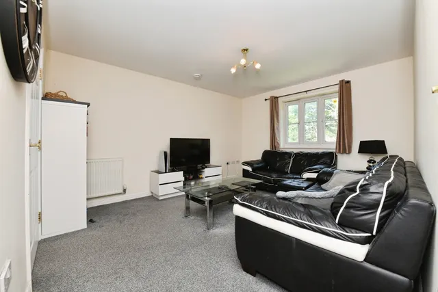 Photo 2 — Malyon Close, Braintree, Essex, CM7