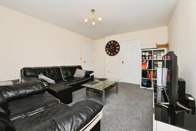 Photo 3 — Malyon Close, Braintree, Essex, CM7