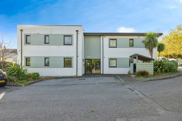 Sandy Hill, St. Austell, PL25, photo 1