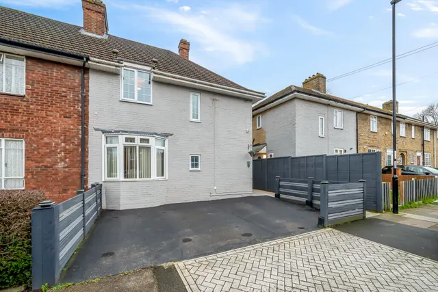 Randlesdown Road, Bellingham, SE6 3SR, photo 1