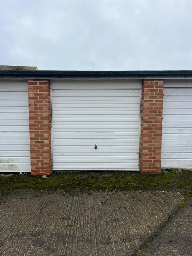 Photo 2 — Woodcroft Drive, Eastbourne